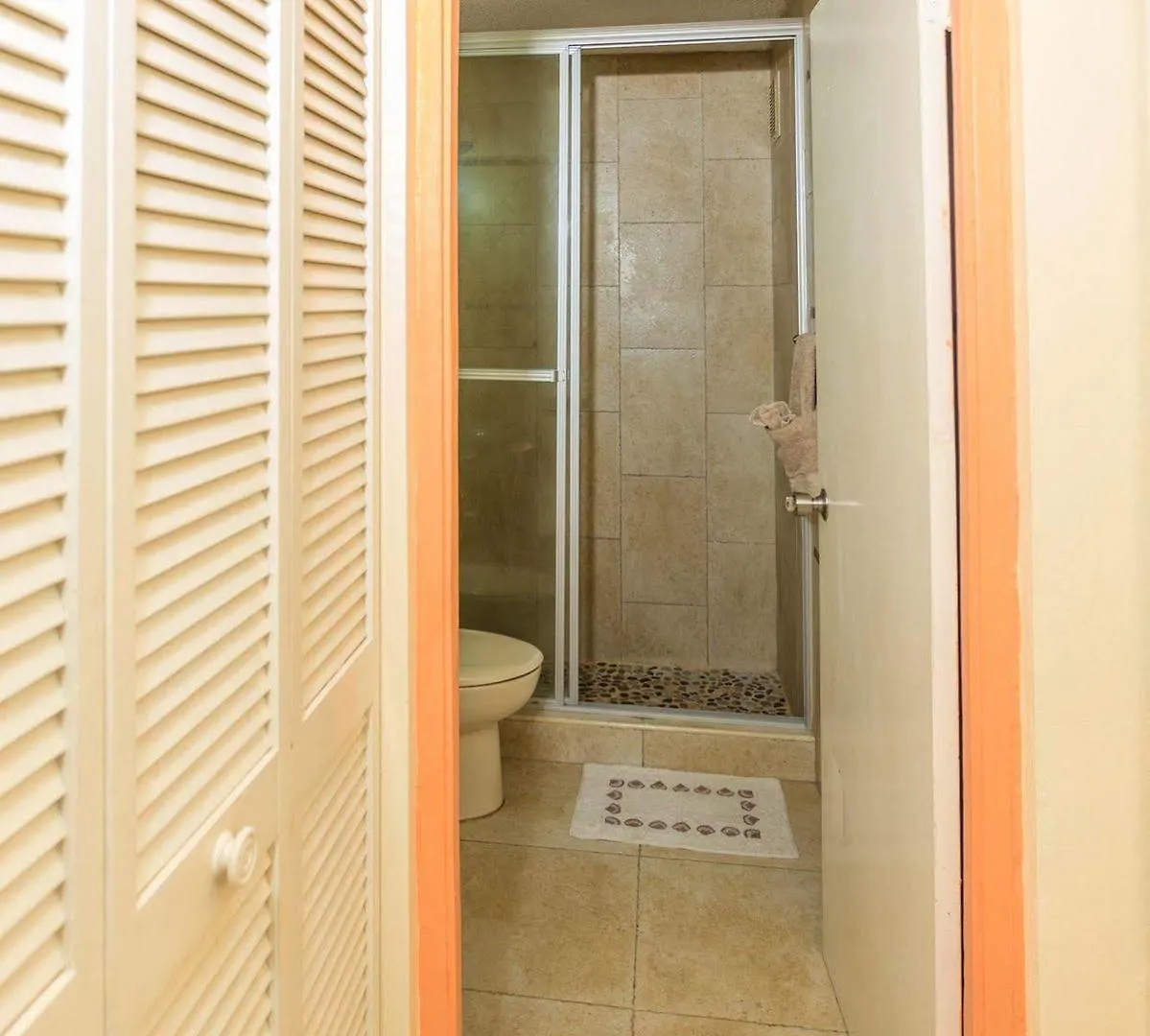 New Kingston C A Guest Apartments I